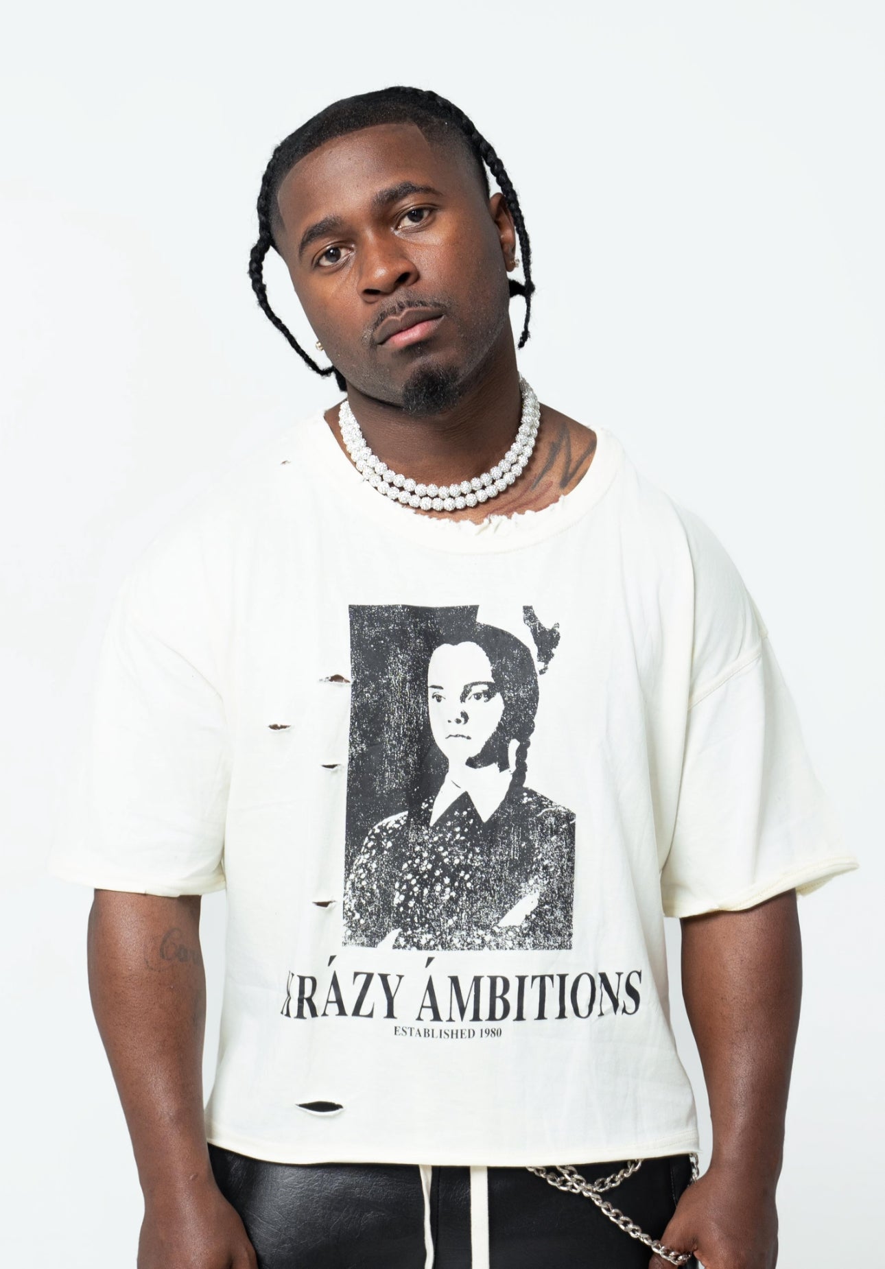 Máison Black Tee