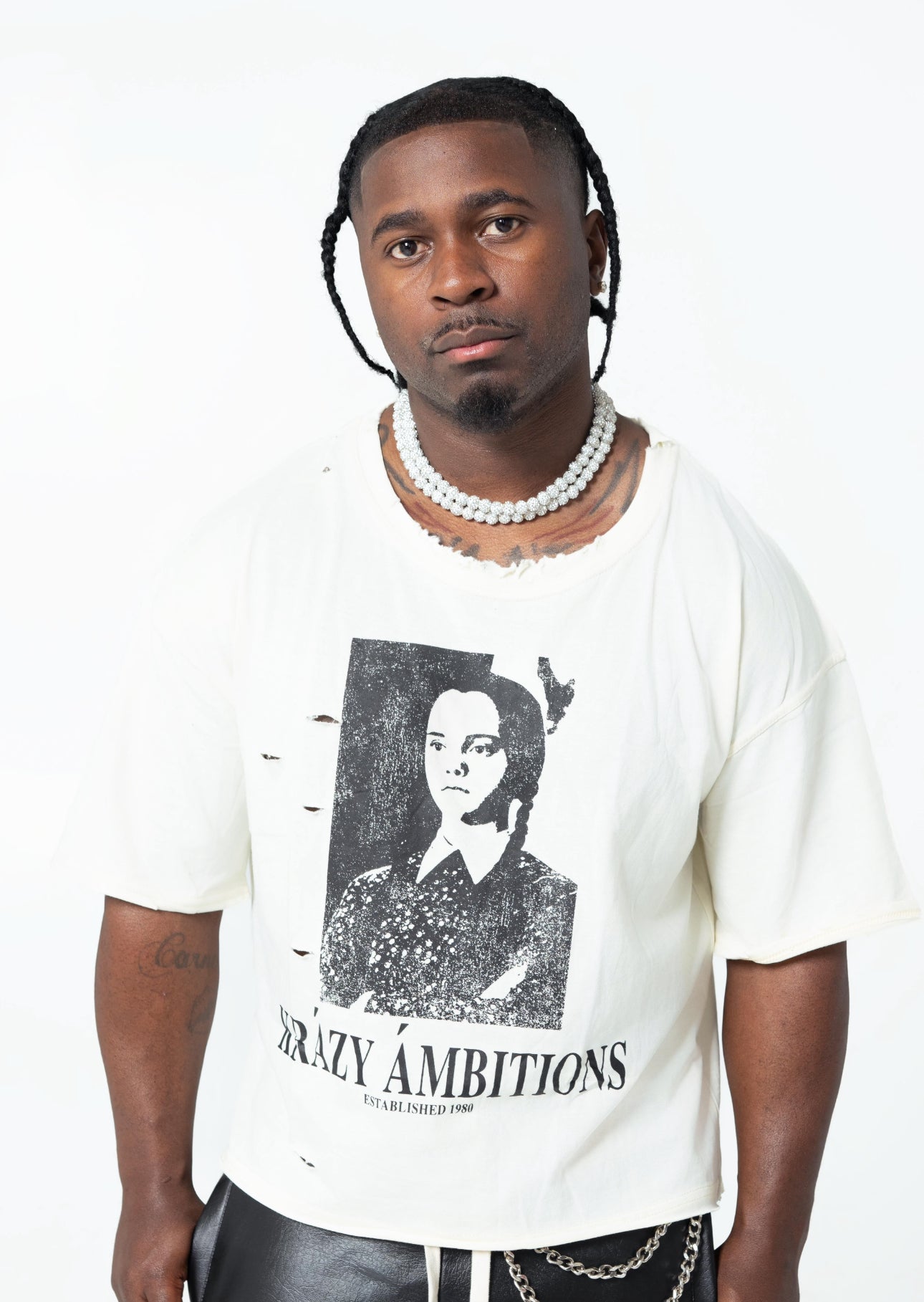 Máison Black Tee